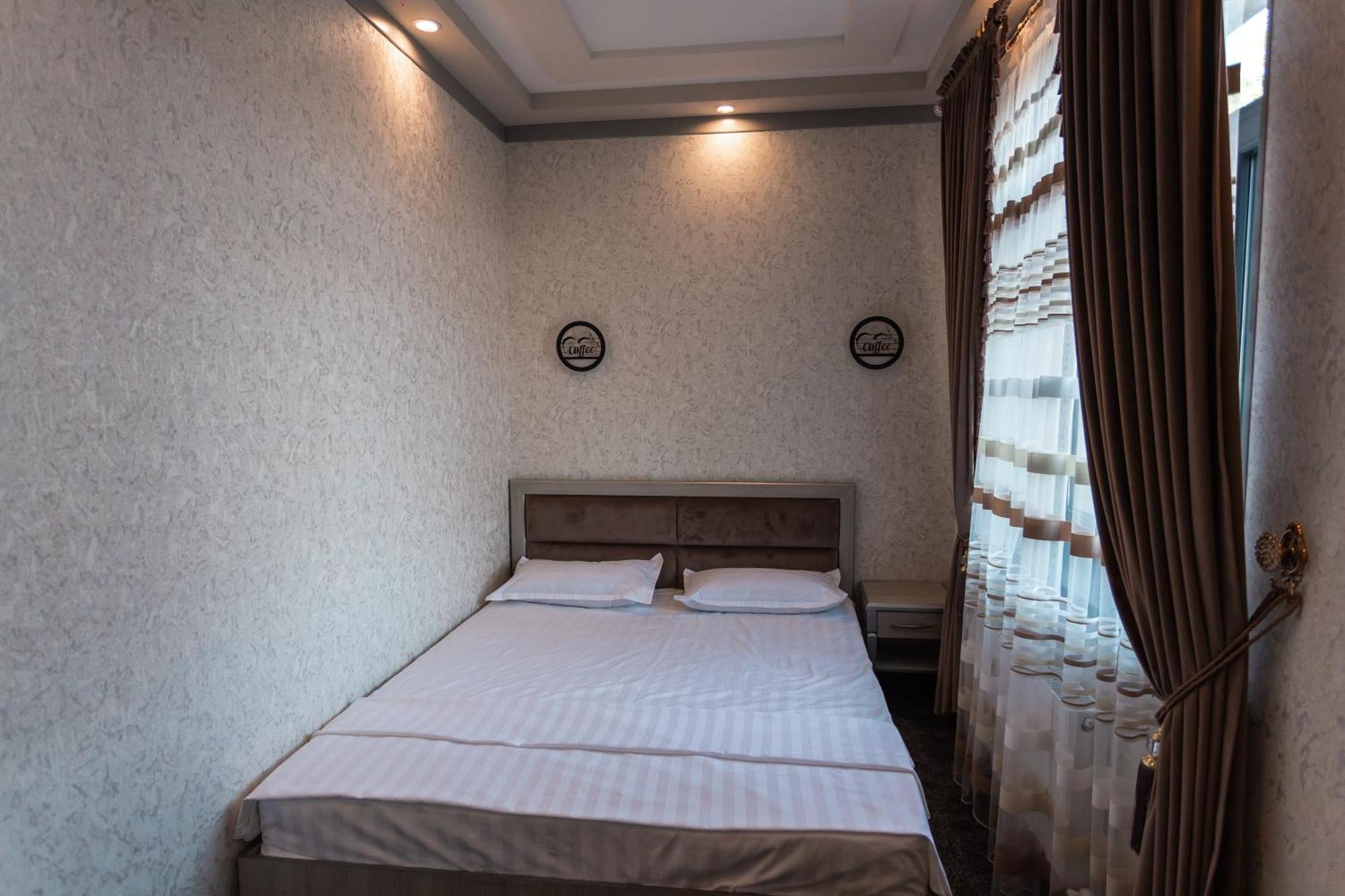Diyor Hotel Marghilon Ngoại thất bức ảnh